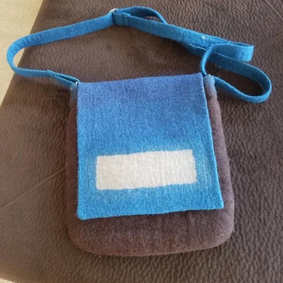 ERIK & MIKE 100% WOOL MESSENGER BAG - Picture 1 of 6